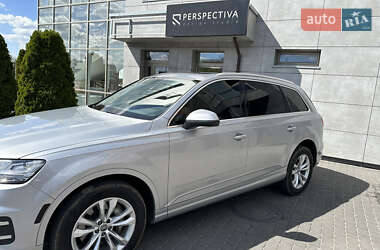 Внедорожник / Кроссовер Audi Q7 2018 в 