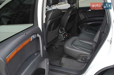 Позашляховик / Кросовер Audi Q7 2015 в 
