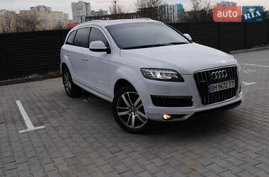 Позашляховик / Кросовер Audi Q7 2015 в 