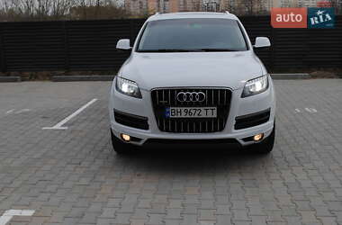 Позашляховик / Кросовер Audi Q7 2015 в 