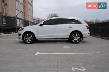 Позашляховик / Кросовер Audi Q7 2015 в 