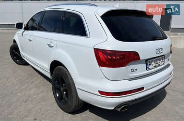 Внедорожник / Кроссовер Audi Q7 2013 в 
