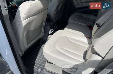 Внедорожник / Кроссовер Audi Q7 2013 в 