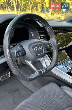 Внедорожник / Кроссовер Audi Q7 2020 в 