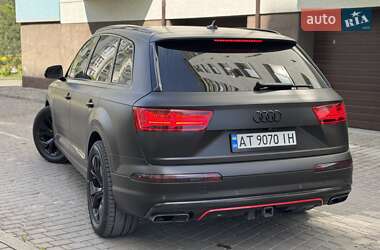 Позашляховик / Кросовер Audi Q7 2016 в 