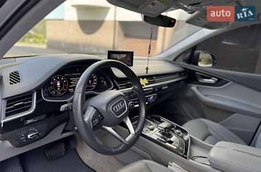 Позашляховик / Кросовер Audi Q7 2016 в 