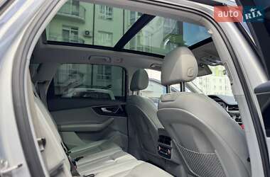Позашляховик / Кросовер Audi Q7 2016 в 
