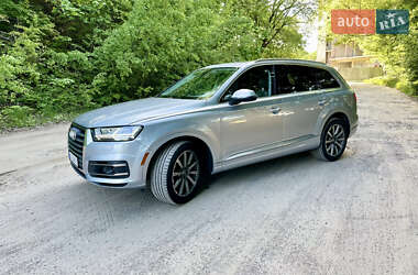 Внедорожник / Кроссовер Audi Q7 2016 в 