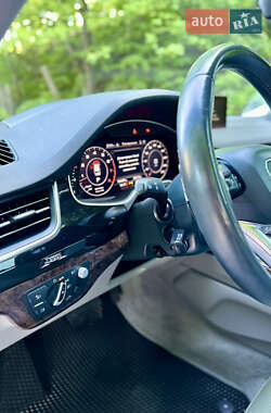 Внедорожник / Кроссовер Audi Q7 2016 в 