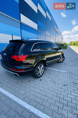 Внедорожник / Кроссовер Audi Q7 2012 в 