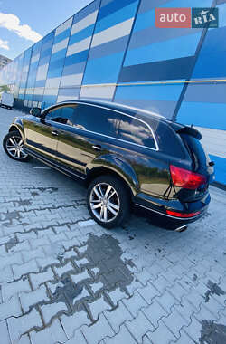 Внедорожник / Кроссовер Audi Q7 2012 в 