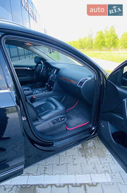 Внедорожник / Кроссовер Audi Q7 2012 в 