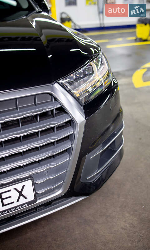 Позашляховик / Кросовер Audi Q7 2015 в Чернівцях