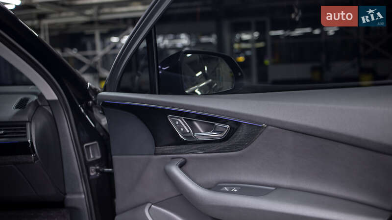 Позашляховик / Кросовер Audi Q7 2015 в Чернівцях