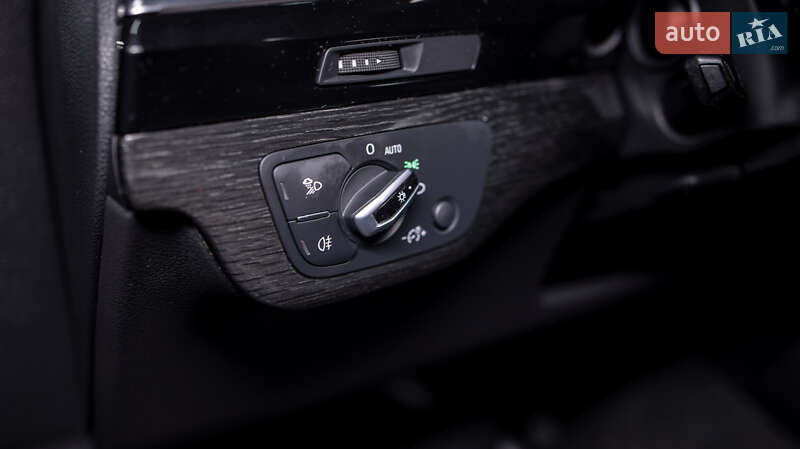 Позашляховик / Кросовер Audi Q7 2015 в Чернівцях