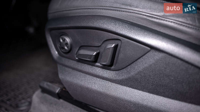 Позашляховик / Кросовер Audi Q7 2015 в Чернівцях