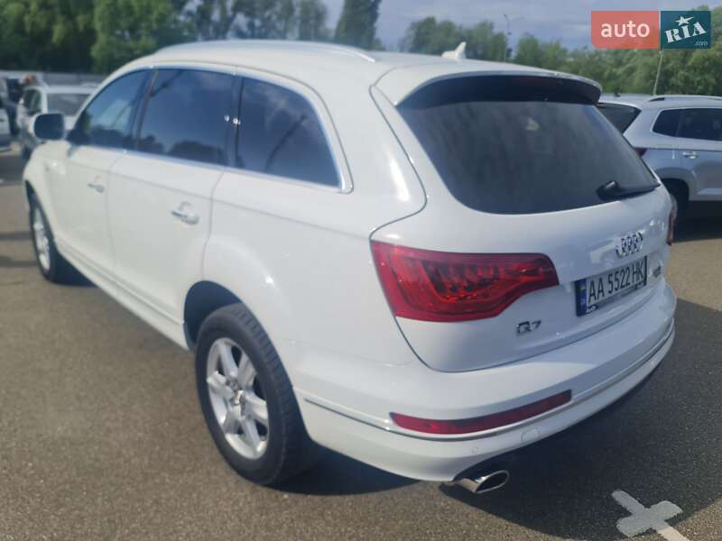 Позашляховик / Кросовер Audi Q7 2014 в Києві