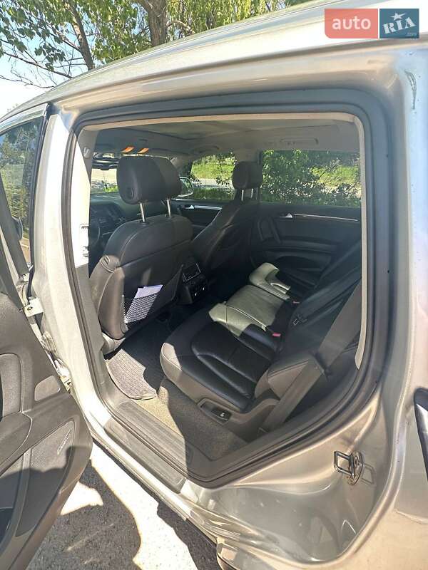 Позашляховик / Кросовер Audi Q7 2007 в Павлограді