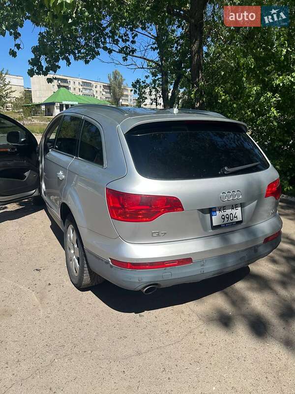 Позашляховик / Кросовер Audi Q7 2007 в Павлограді