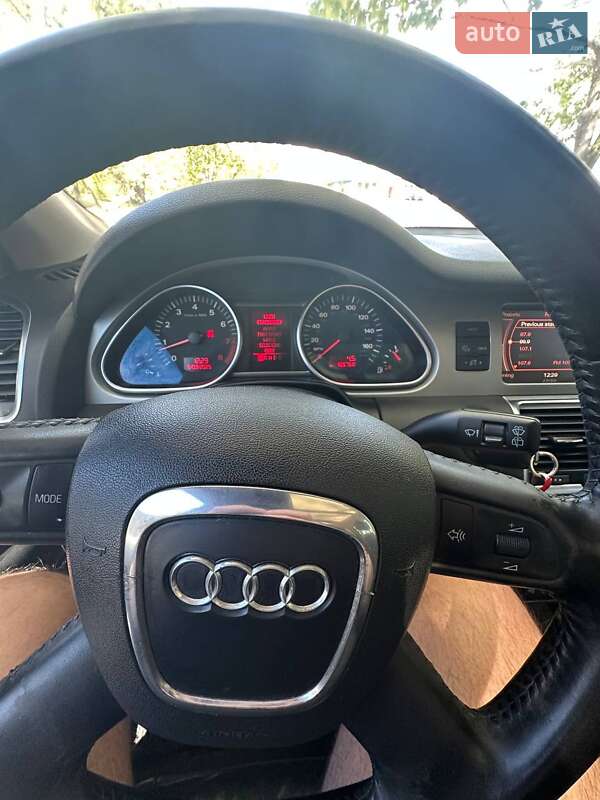 Позашляховик / Кросовер Audi Q7 2007 в Павлограді