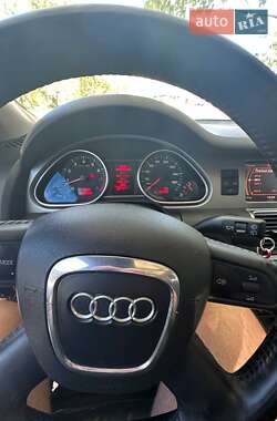 Внедорожник / Кроссовер Audi Q7 2007 в 