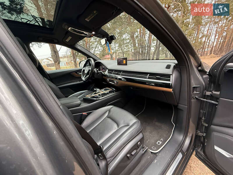 Позашляховик / Кросовер Audi Q7 2016 в Одесі