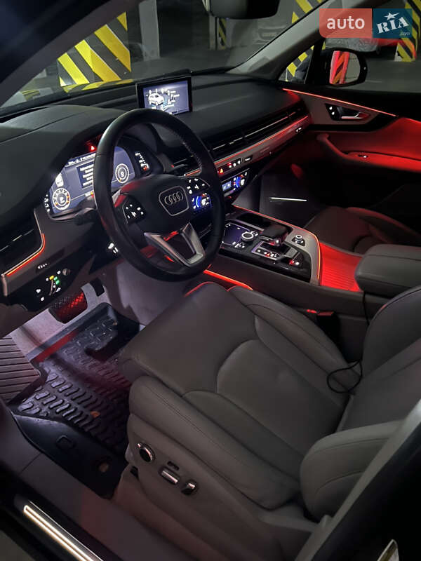 Позашляховик / Кросовер Audi Q7 2016 в Одесі