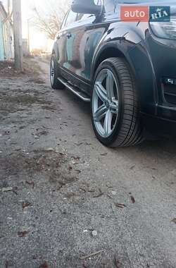 Внедорожник / Кроссовер Audi Q7 2014 в 