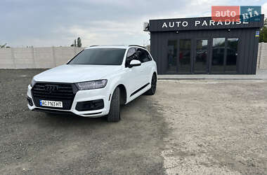 Позашляховик / Кросовер Audi Q7 2017 в 
