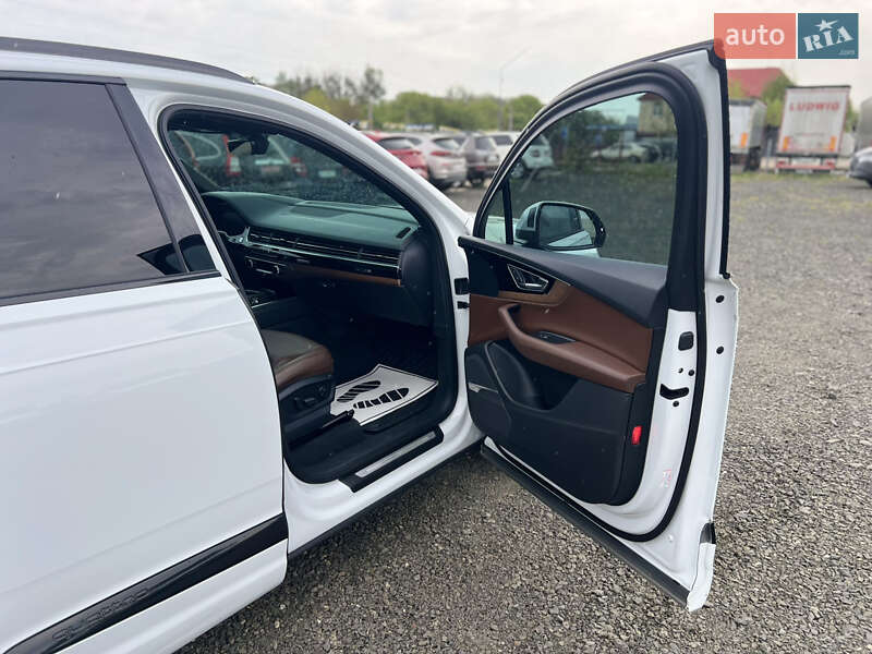 Внедорожник / Кроссовер Audi Q7 2017 в Луцке