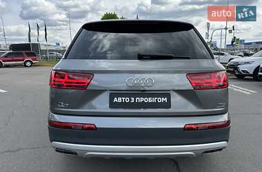 Позашляховик / Кросовер Audi Q7 2016 в 