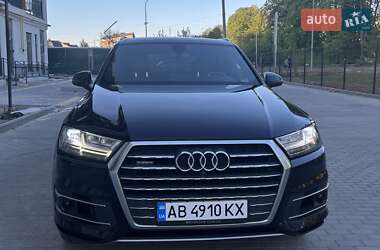 Позашляховик / Кросовер Audi Q7 2016 в 