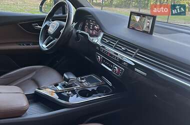 Позашляховик / Кросовер Audi Q7 2016 в 