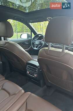 Позашляховик / Кросовер Audi Q7 2016 в 
