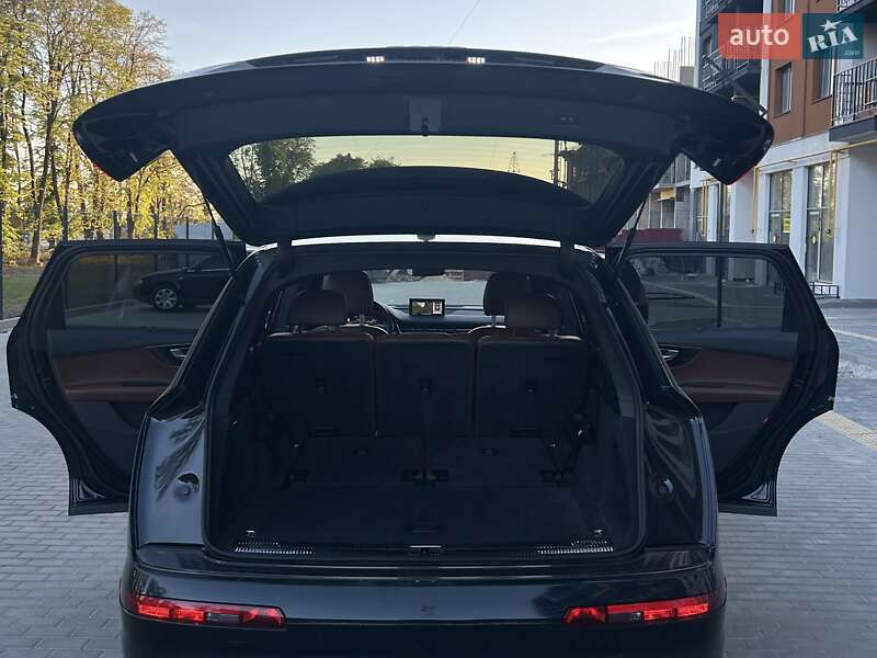 Внедорожник / Кроссовер Audi Q7 2016 в Виннице