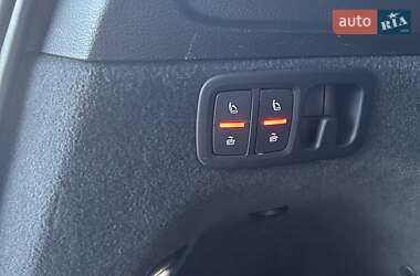 Позашляховик / Кросовер Audi Q7 2016 в 