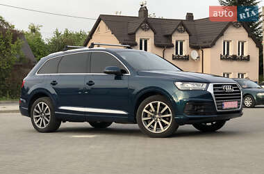 Внедорожник / Кроссовер Audi Q7 2017 в 