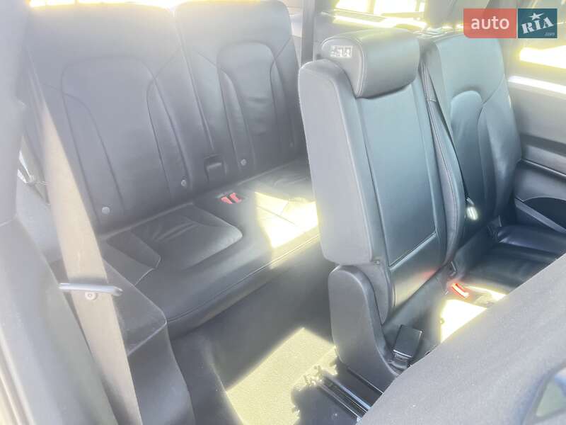 Позашляховик / Кросовер Audi Q7 2014 в Львові