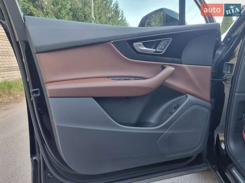 Внедорожник / Кроссовер Audi Q7 2016 в Виннице