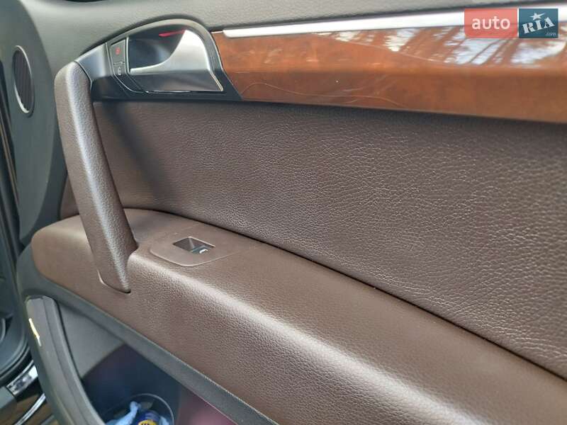 Позашляховик / Кросовер Audi Q7 2010 в Охтирці