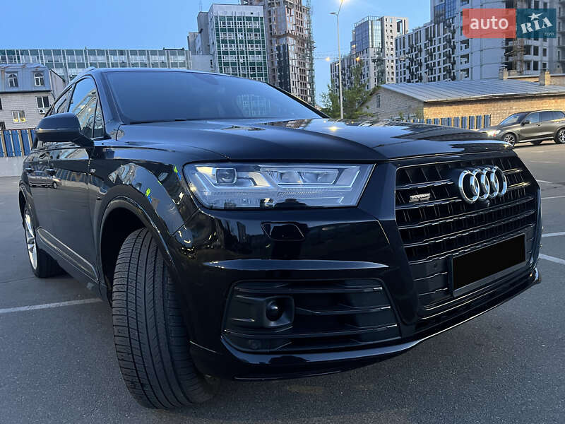 Внедорожник / Кроссовер Audi Q7 2016 в Киеве