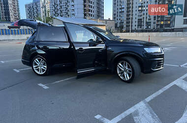 Внедорожник / Кроссовер Audi Q7 2016 в 