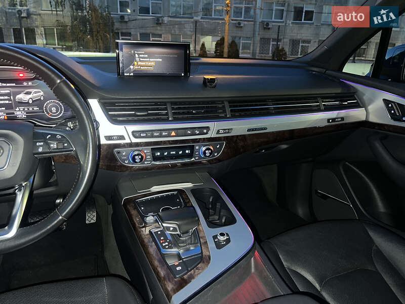 Внедорожник / Кроссовер Audi Q7 2016 в Киеве