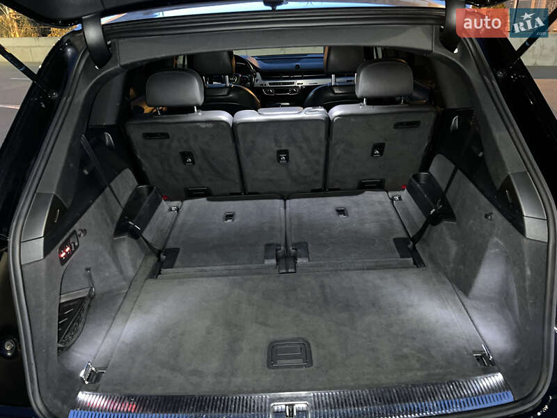 Внедорожник / Кроссовер Audi Q7 2016 в Киеве