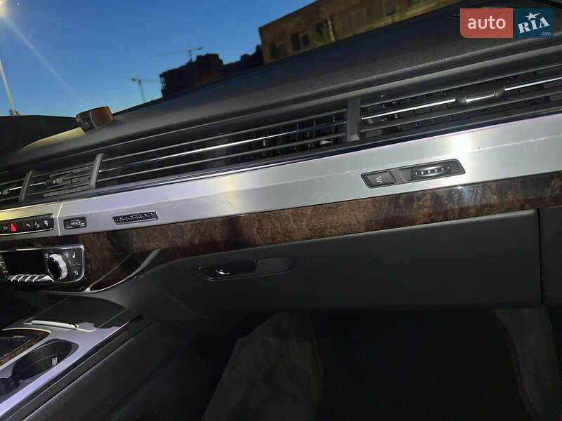 Внедорожник / Кроссовер Audi Q7 2016 в Киеве