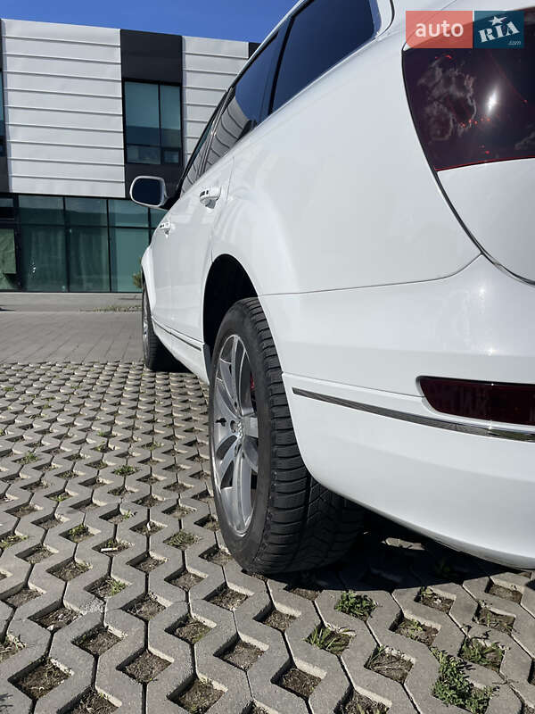 Внедорожник / Кроссовер Audi Q7 2013 в Хмельницком