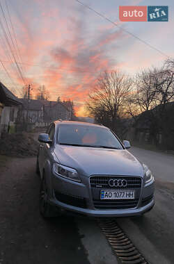 Внедорожник / Кроссовер Audi Q7 2007 в 