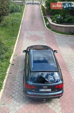 Внедорожник / Кроссовер Audi Q7 2015 в 