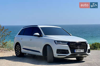 Позашляховик / Кросовер Audi Q7 2016 в 