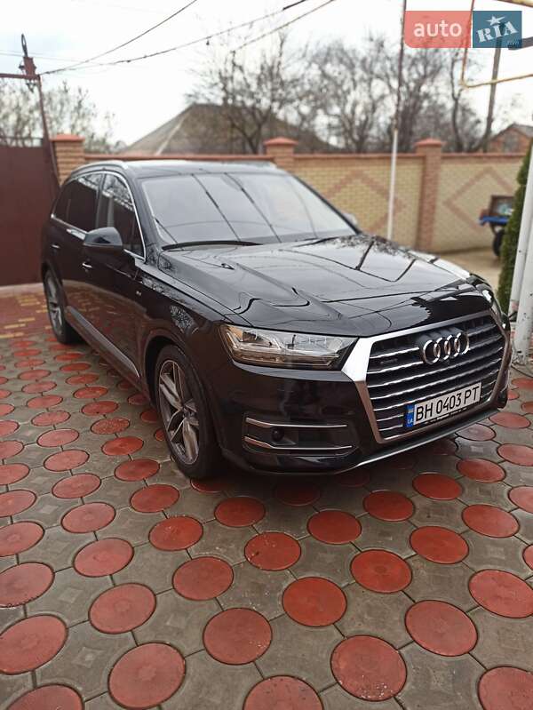 Внедорожник / Кроссовер Audi Q7 2017 в Ананьеве